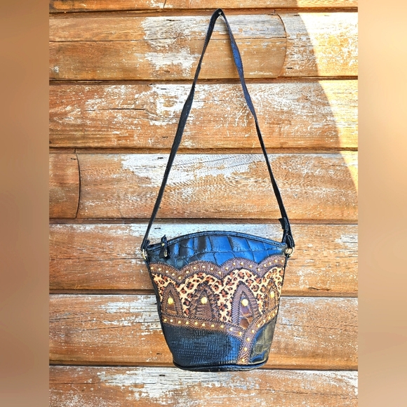 Diva Handbags - Vintage RARE 1980'S Textured Faux Leather Quilted Patch Leopard Crossbody Purse
